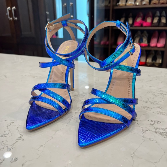 Holographic Mermaid 🧜‍♀️ snake embossed, 5” heel women’s sandals, Euro size 37 - Picture 4 of 13